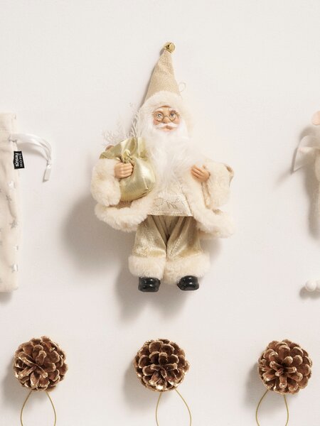 Sinsay - Dekoratívna figúrka Santa Clausa - zlatá