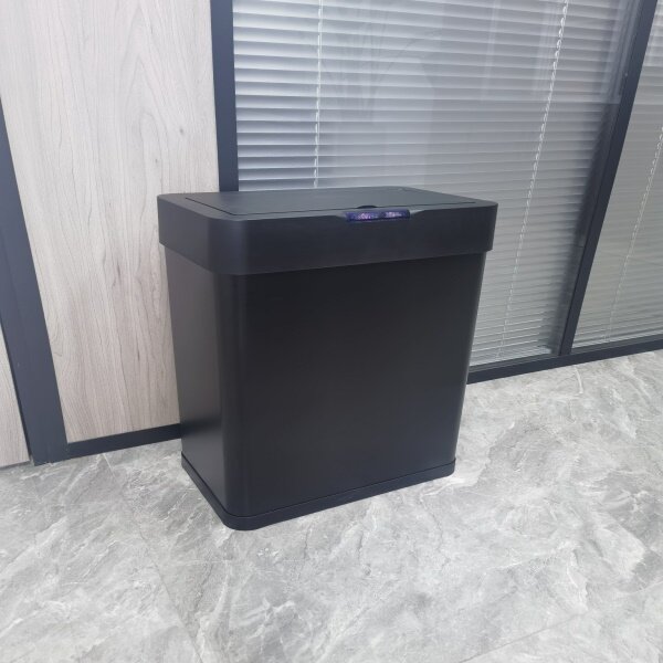 Bezdotykový odpadkový Jumbo kôš 60l USB kábel zadarmo, čierna