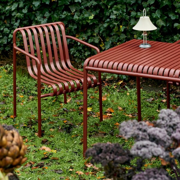 Záhradná stolička Palissade Dining Armchair, Iron Red – HAY