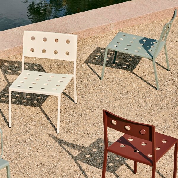 Záhradná stolička Balcony Armchair, Desert Green – HAY