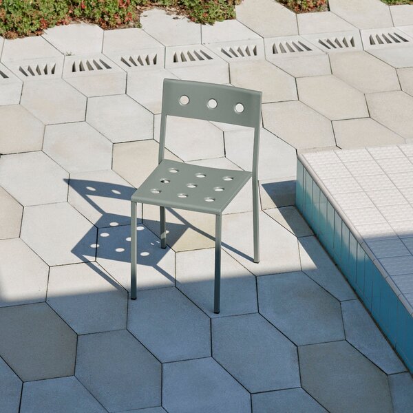 Záhradná stolička Balcony Armchair, Desert Green – HAY