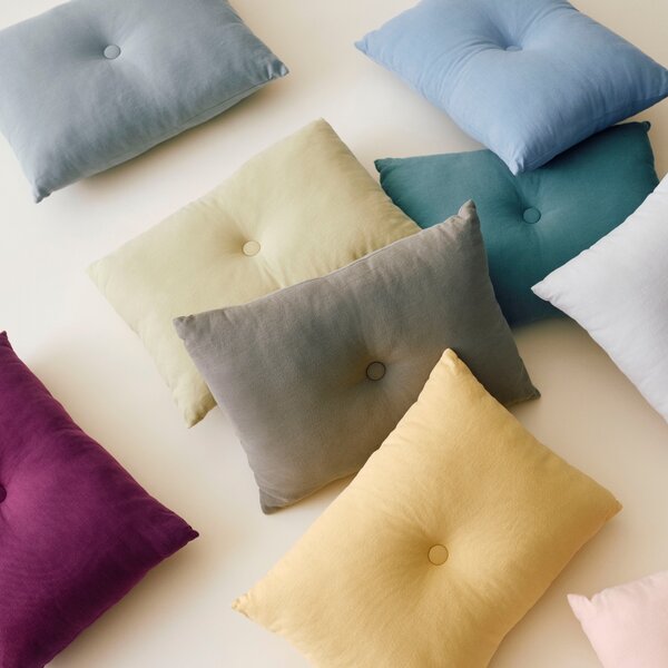 Vankúš Dot Linen, Dark Blue – HAY