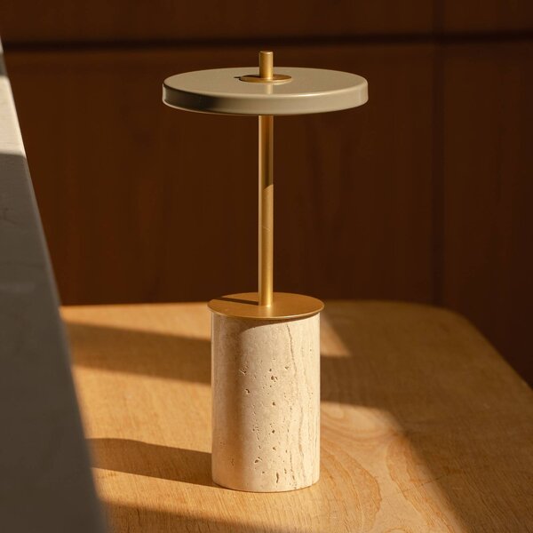 UMAGE LED akumulátorová lampa Asteria MOVE MINI travertín/mosadz IP44, Mosadz / zlato, Obývacia izba / jedáleň, Kameň, Dizajn, Stojacie svietidlo