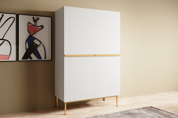 Vysoká komoda Nicole 100 cm s dvoma dverami a ryhovaným čelom - biely mat / zlaté nohy