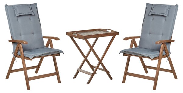 Záhradná bistro sada tmavé akáciové drevo so sivými vankúšmi stôl 2 stoličky nastaviteľné operadlo skladacie rustikálny štýl