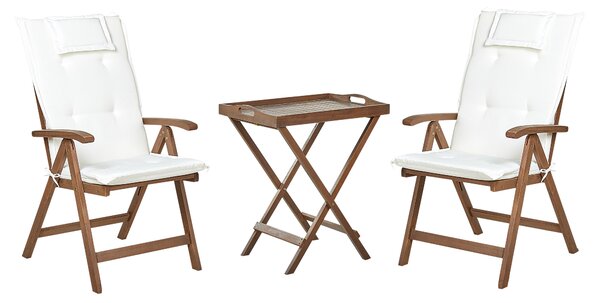 Záhradná bistro sada tmavé akáciové drevo s krémovo bielymi vankúšmi stôl 2 stoličky nastaviteľné operadlo skladacie rustikálny štýl