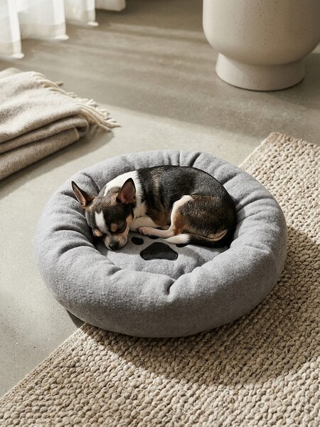 Sinsay - Okrúhle pelech pre zvieratá s motívom labky - svetlošedá