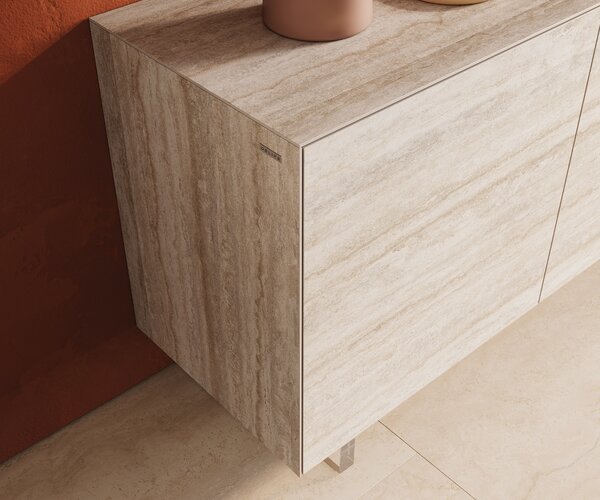 DELIFE Komoda Cuor 180 cm keramika Laminam® Travertino Bianco krémovo biela 2 dvierka 3 zásuvky podstava závesná akrylové sklo
