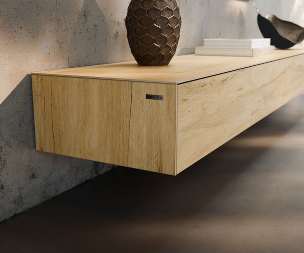 DELIFE TV stolík Cuor 250 cm keramika Laminam® Sabbia dubová farba 1 výklopné dvierka 1 zásuvka podstava závesná kov čierna