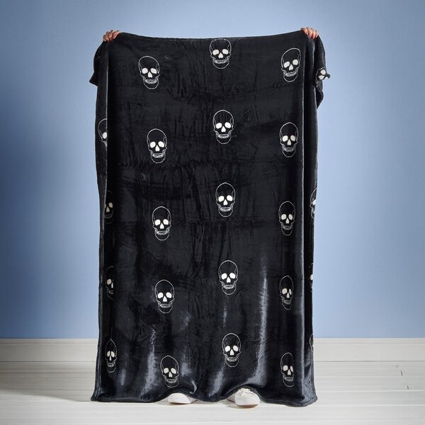 Tmavosivá detská deka z mikroplyšu 130x170 cm Skulls – Catherine Lansfield