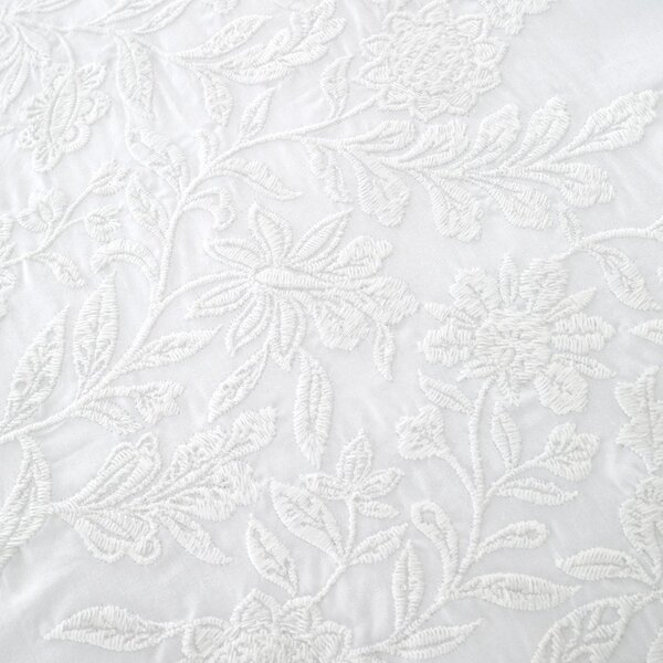 Biele bavlnené obliečky na dvojlôžko 200x200 cm Embroidery Floral – Bianca