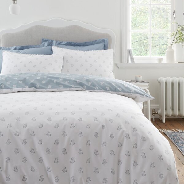 Biele/modré bavlnené obliečky na dvojlôžko 200x200 cm Esme Floral – Bianca