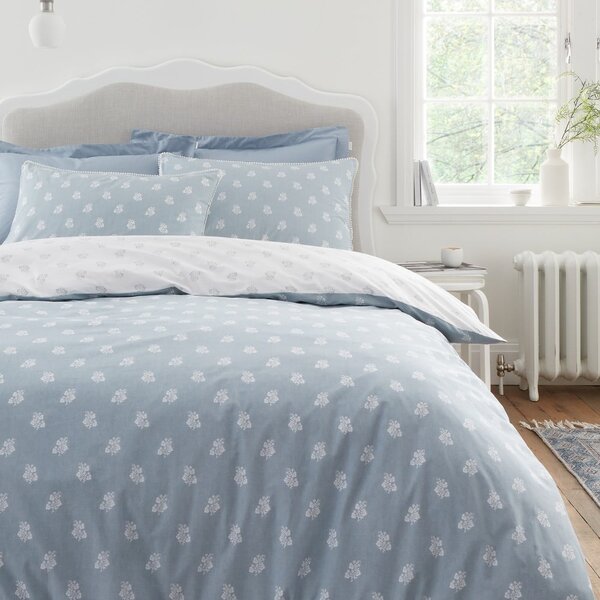 Biele/modré bavlnené obliečky na dvojlôžko 200x200 cm Esme Floral – Bianca