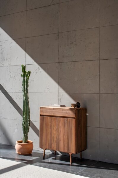 Hnedá komoda z orechového dreva 90x110x45 cm Fawn – Gazzda