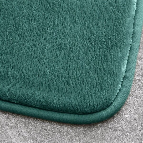 Zelené WC kúpeľňové predložky v súprave 2 ks z pamäťovej peny 50x80 cm Anti-Bacterial – Catherine Lansfield