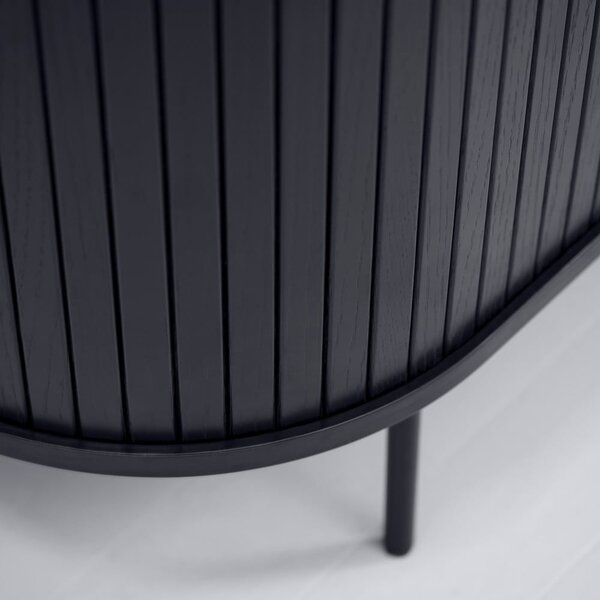 Čierna nízka komoda v dekore duba s posuvnými dverami 140x76 cm Nola – Unique Furniture