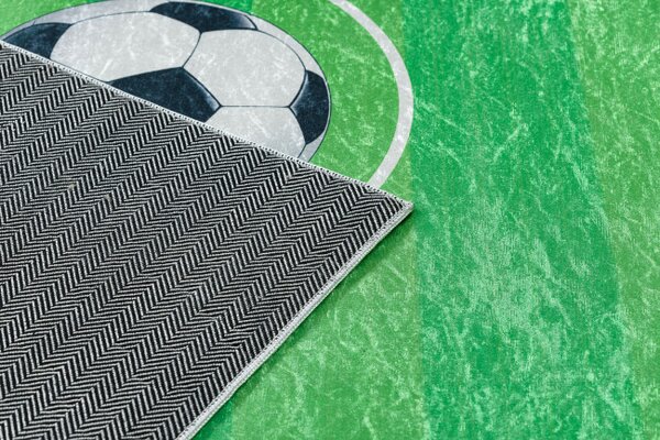 Detský koberec protišmykový BAMBINO 9731 futbalové ihrisko, zelený