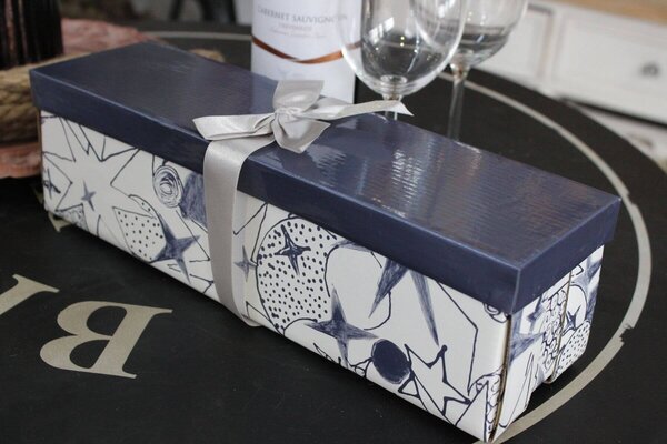 Modrá darčeková krabica na víno 34cm