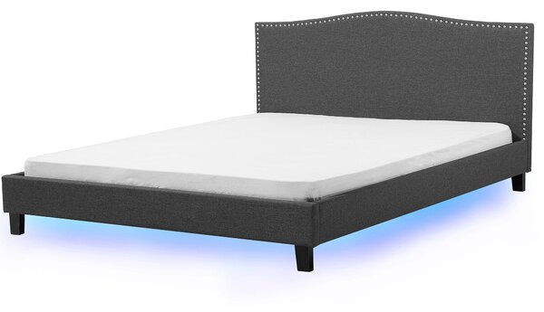 Posteľ sivá látkové čalúnenie 180 x 200 cm čelo s lemovaním farebné LED osvetlenie s roštom klasický štýl
