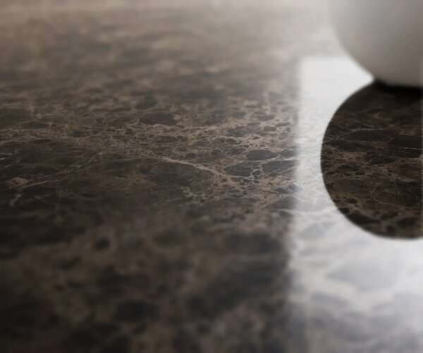 DELIFE Konferenčný stolík Edge oválny 140×80 cm keramika Emperador Extra Lucidato tmavohnedá Salto kov čierna