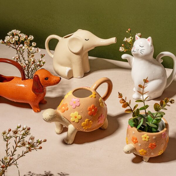Porcelánová kanvička na zalievanie Sausage Dog – Sass & Belle