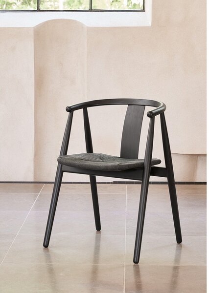 Čierna jedálenská stolička Relate – Unique Furniture