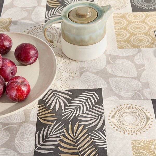 Voskovaný obrus s patchwork potlačou listov