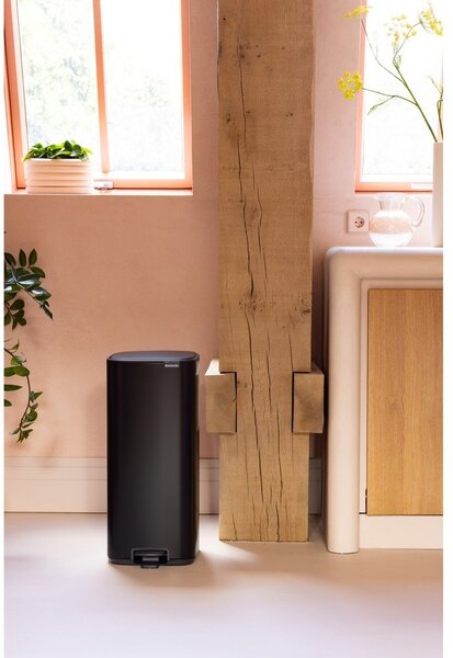 Matne čierny pedálový oceľový odpadkový kôš 30 l Bo – Brabantia