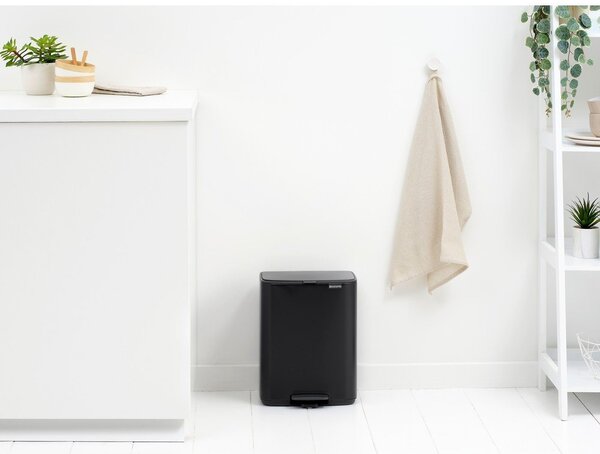 Matne čierny pedálový oceľový odpadkový kôš 12 l Bo – Brabantia