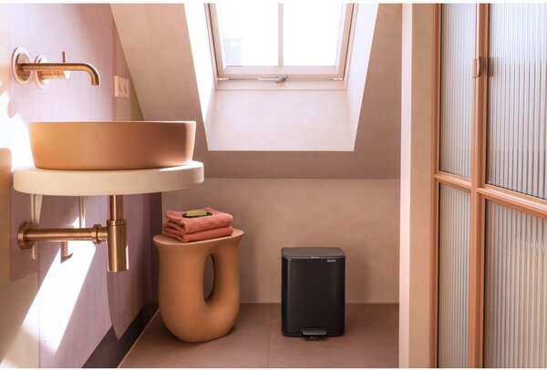 Matne čierny pedálový oceľový odpadkový kôš 12 l Bo – Brabantia