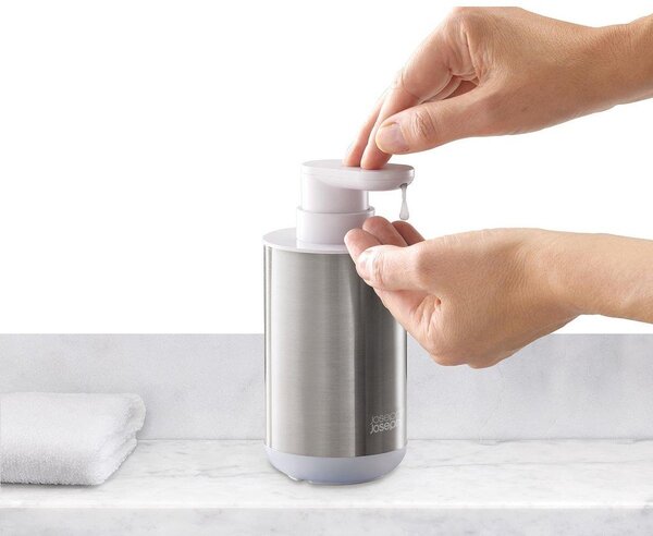 Dávkovač mydla z nehrdzavejúcej ocele v striebornej farbe 300 ml Duo Steel – Joseph Joseph
