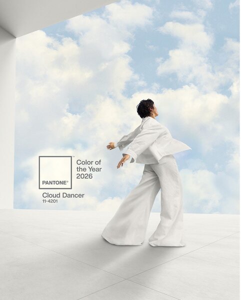 Biely keramický hrnček 375 ml Cloud Dancer - Pantone