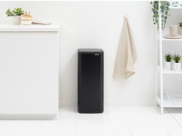 Matne čierny dotykový oceľový odpadkový kôš 30 l Bo Touch – Brabantia