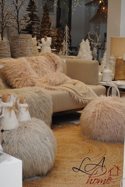 Ružový chlpatý pouf Yetti - Ø 55 * 55 cm - J-Line by Jolipa