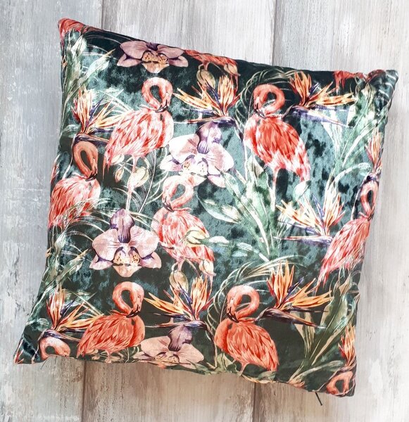 Zelený zamatový vankúš s plameniakmi - 35 * 35cm - Colmore by Diga