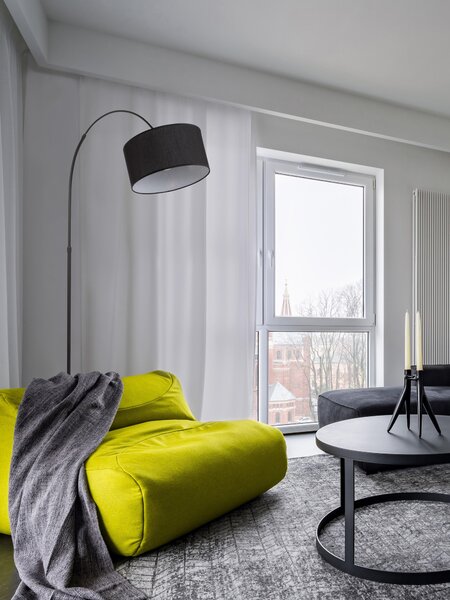 Oblúková lampa Sama