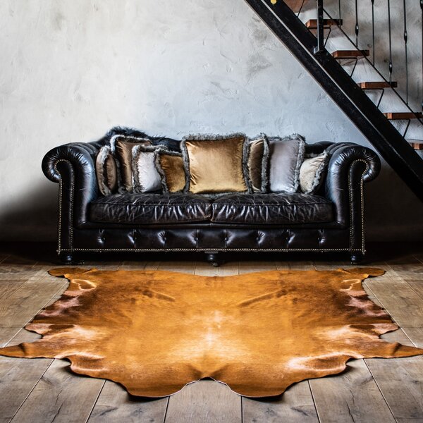 Taupe sametový polštář lemovaný kožešinou Copp - 45 * 45 * 10cm - Mars & More