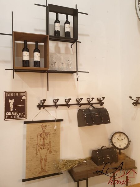 Nástenná čierna kovovo-drevená polica Compart - 114 * 29 * 128cm - J-Line by Jolipa