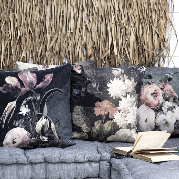 Zamatový vankúš rozkvitnuté kvety Flowers 2 - 45*45*15cm - Mars & More