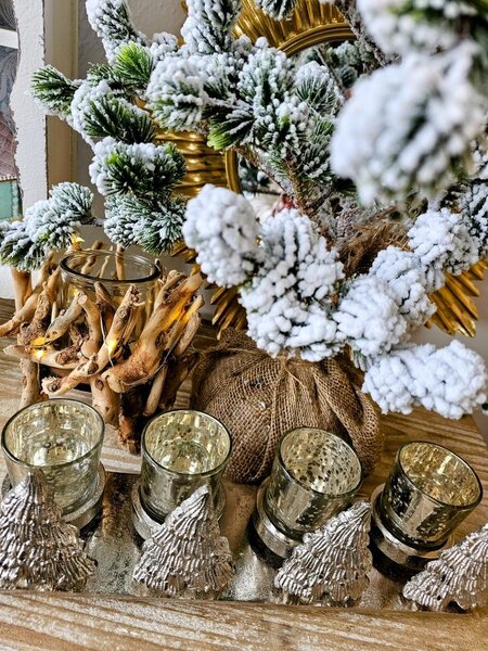 Adventný svietnik so 4 stromčeky - 31 * 9 * 10cm - Mars & More