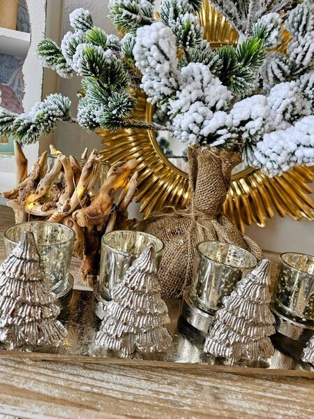 Adventný svietnik so 4 stromčeky - 31 * 9 * 10cm - Mars & More