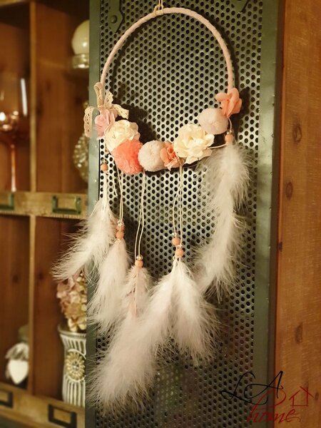 Ružový lapač snov s pierkami Feathers - Ø 20 * 54cm - J-Line by Jolipa