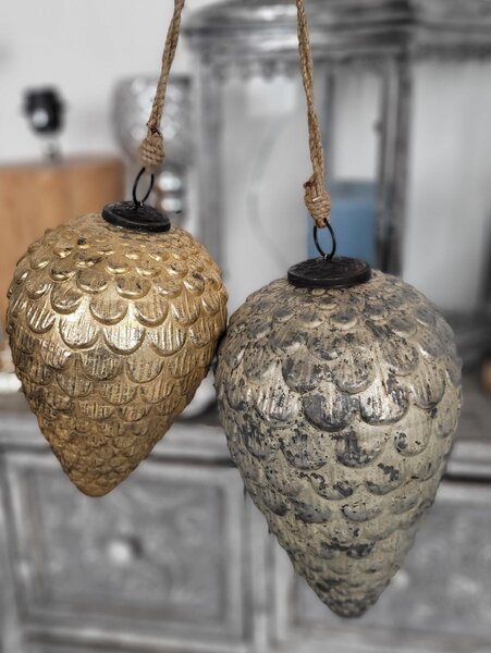 Šedo-strieborná anik sklenená vianočná ozdoba v tvare šišky XL - Ø 15*25 cm - Clayre & Eef
