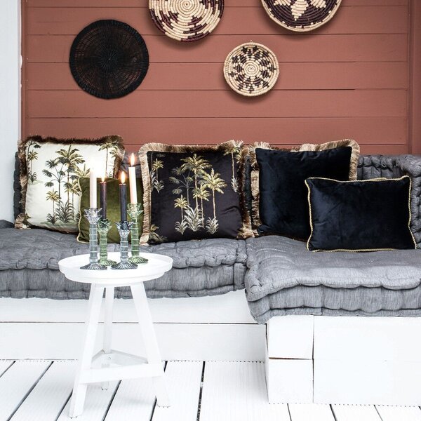 Čierny zamatový vankúš so zlatými strapcami Fringes gold - 45*45*10cm - Mars & More