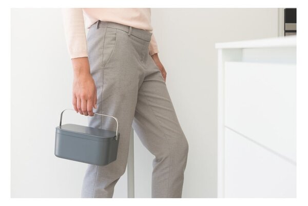 Tmavosivá nádoba na kompostovateľný odpad 1,8 l SinkSide – Brabantia