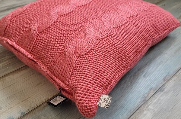 Malinovo ružový pletený vankúš Lodge Raspberry - 60 * 60cm - Colmore by Diga