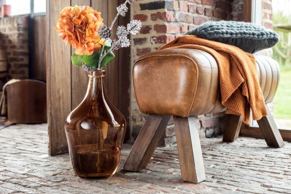 Hnedá kožená lavica v podobe gymnastickej Cognac - 128*38*47 cm - Clayre & Eef
