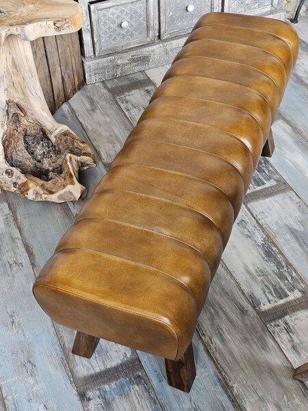 Hnedá kožená lavica v podobe gymnastickej Cognac - 128*38*47 cm - Clayre & Eef