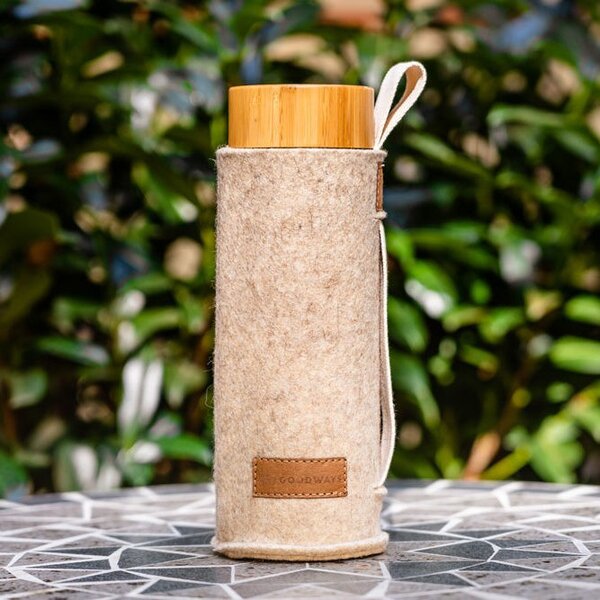 Sklenená fľaša so sitkom a bambusovým viečkom - Ø 7*23cm / 650ml - Goodways