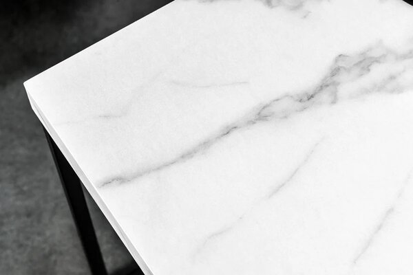 Dizajnový odkladací stolík Haines 45 cm vzor biely mramor
